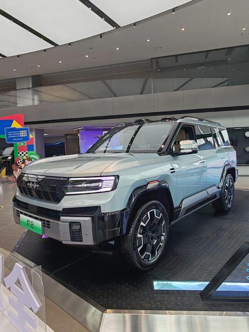 惠州334比亚迪方程豹硬派越野的爆款，英菲尼迪35周年与你共成长